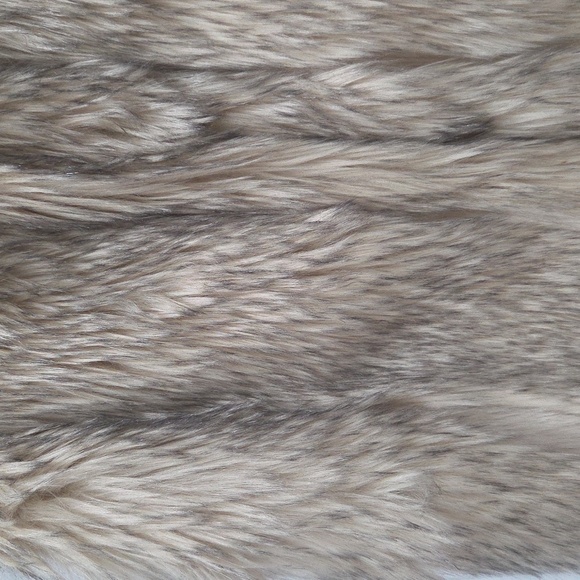 Topshop faux Fur  Cream/ BlackVest - so comfortable and amazing condition!Size 8 - Picture 3 of 8